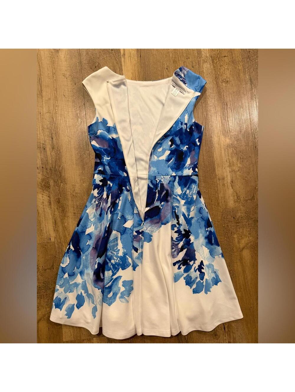 Maggy London 'Rosa Peony' Print Scuba Fit & Flare Dress 12 - Picture 6 of 7